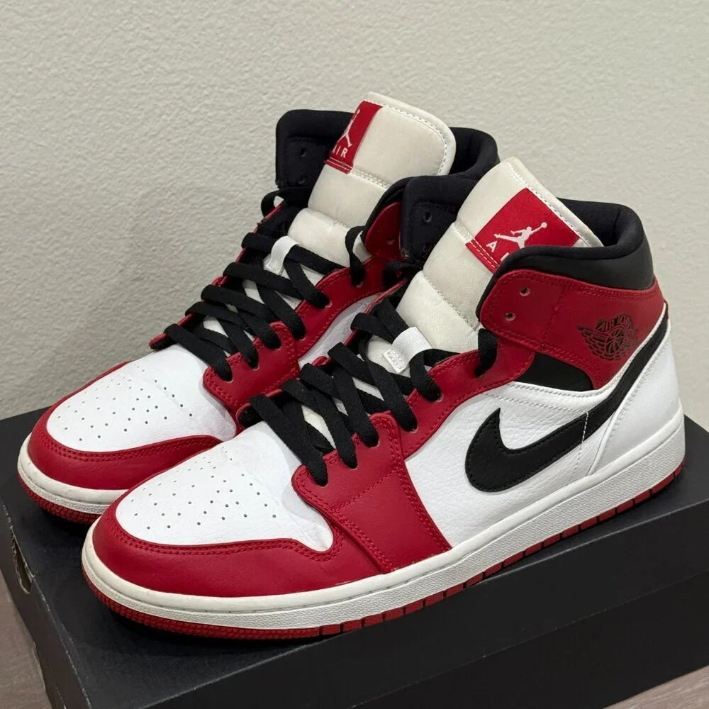AIR JORDAN 1 MID 